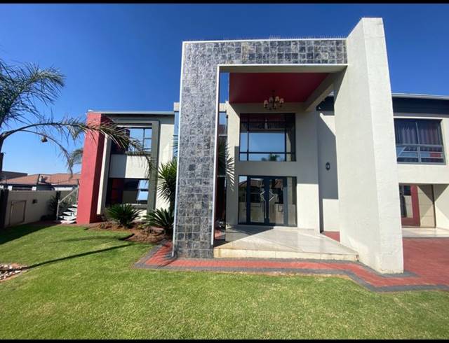 4 BEDROOM HOUSE FOR SALE IN AERORAND
